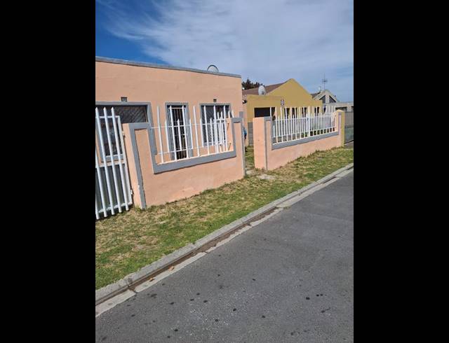 6 BEDROOM HOUSE FOR SALE IN FOREST VILLAGE